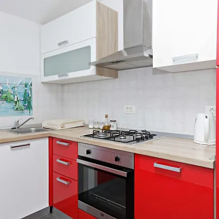 With Parking Space Grebastica, - 24046 דירה שיבניק