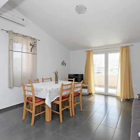 With Parking Space Grebastica, - 24046 * שיבניק