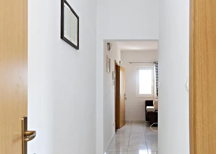 With Parking Space Grebastica, - 24046 Daire *