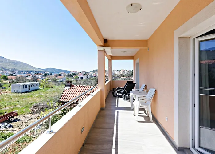 Apartman With Parking Space Grebastica, - 24046