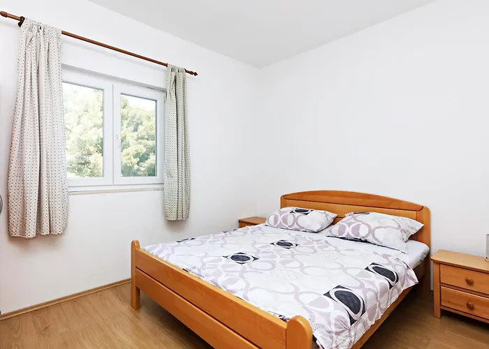 Apartman With Parking Space Grebastica, - 24046 *