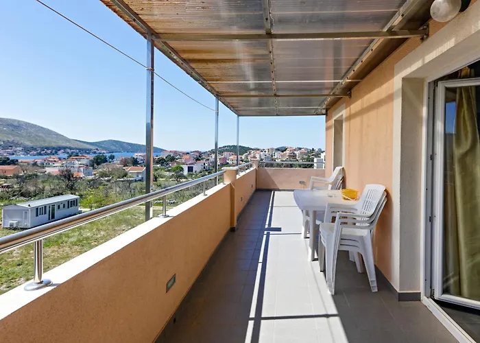 Apartman With Parking Space Grebastica, - 24046 Sibenik