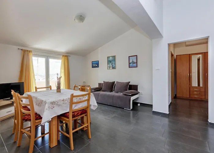 With Parking Space Grebastica, - 24046 Daire *