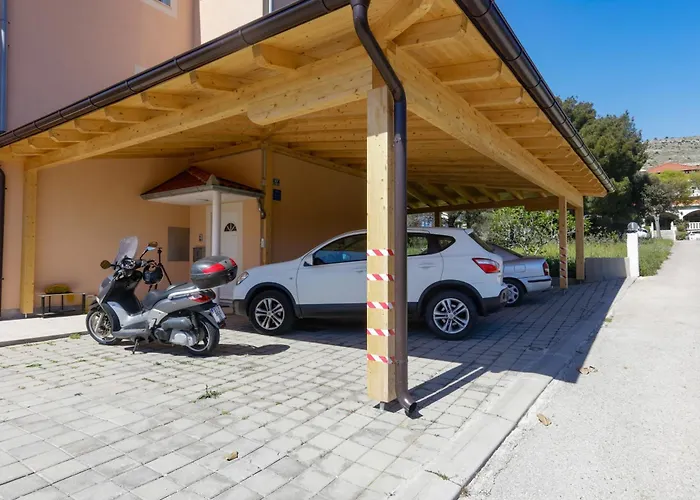 With Parking Space Grebastica, - 24046 * Šibenik