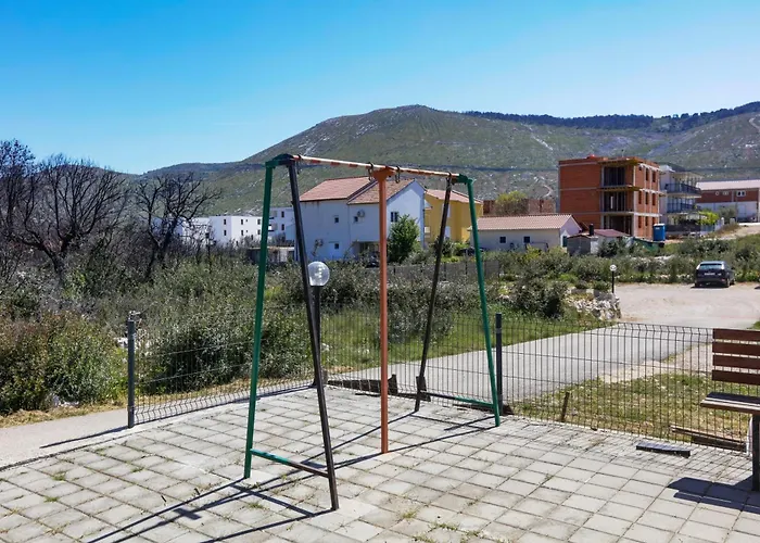 With Parking Space Grebastica, - 24046